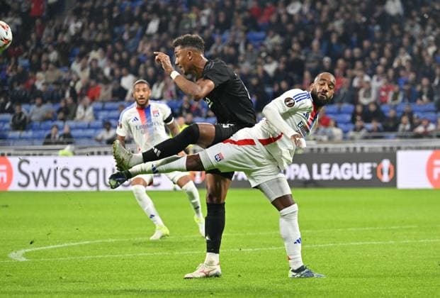 Alexandre Lacazette (lyon) vs Felix Uduokhai (besiktas) FOOTBALL: Olympique Lyonnais vs Besiktas - 24 10 2024 FredericChambert Panoramic 