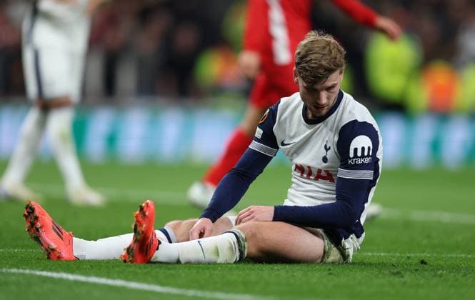 Sport Bilder des Tages London, England, 24th October 2024. Timo Werner of Tottenham Hotspur looks dejected after missing a shot on goal during the UEFA Europa League match at the Tottenham Hotspur Stadium, London. Picture credit should read: Paul Terry Sportimage EDITORIAL USE ONLY. No use with unauthorised audio, video, data, fixture lists, club league logos or live services. Online in-match use limited to 120 images, no video emulation. No use in betting, games or single club league player publications. SPI-3406-0041
