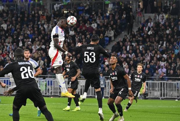 Moussa Diakaté (lyon) vs Emirhan Topçu (besiktas) FOOTBALL: Olympique Lyonnais vs Besiktas - 24 10 2024 FredericChambert Panoramic 