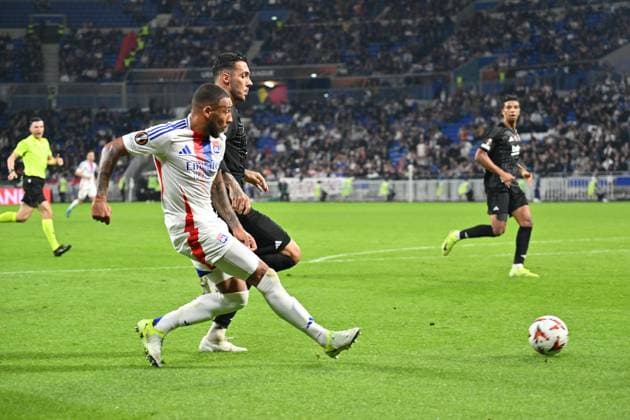 Corentin Tolisso (lyon) vs Emirhan Topçu (besiktas) FOOTBALL: Olympique Lyonnais vs Besiktas - 24 10 2024 FredericChambert Panoramic 
