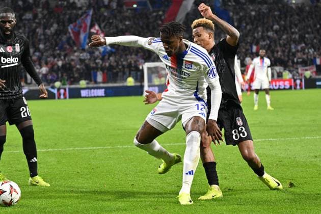 Wilfried Zaha (lyon) vs Gedson Fernandes (besiktas) FOOTBALL: Olympique Lyonnais vs Besiktas - 24 10 2024 FredericChambert Panoramic 