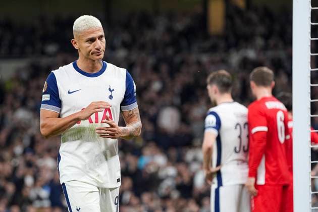 2024-10-24 Tottenham Hotspur v AZ Alkmaar - UEFA Europa League 2024 25 League Phase MD3 LONDON, ENGLAND - OCTOBER 24: Richarlison of Tottenham Hotspurs leave the field during a UEFA Europa League 2024 25 League Phase MD3 match between Tottenham Hotspur and AZ Alkmaar at Tottenham Hotspur Stadium on October 24, 2024 in London, England. London Tottenham Hotspur Stadium England Content not available for redistribution in The Netherlands directly or indirectly through any third parties. Copyright: xJanxMulderx