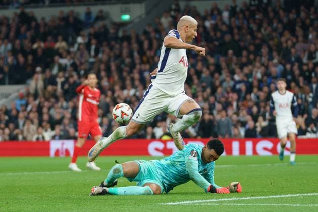 Tottenham Hotspur FC v AZ Alkmaar Rome-Jayden Owusu-Oduro of AZ Alkmaar tackling Richarlison of Tottenham Hotspur during the Tottenham Hotspur FC v AZ Alkmaar UEFA Europa League Round 1 match at the Tottenham Hotspur Stadium, London, England, United Kingdom on 24 October 2024 Editorial use only. All images are copyright Every Second Media Limited. No images may be reproduced without prior permission. Copyright: xIMAGO EveryxSecondxMediax ESM-1180-0150