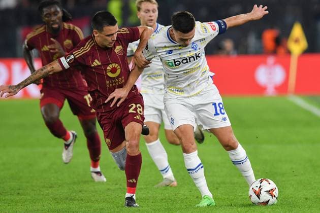 October 24, 2024, Rome, Italy: Enzo Le Fee of AS Roma (L) and Oleksandr Andriyevskyy of Dynamo Kyiv (R) seen in action during the Europa League first qualifying round - 3rd leg match between Roma v Dynamo Kiyv at Olympic stadium. Final score As Roma 1: 0 Dynamo Kiyv Rome Italy - ZUMAs197 20241024_aaa_s197_207 Copyright: xMattiaxVianx
