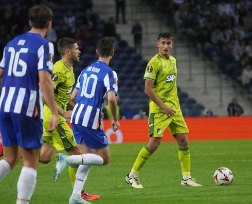 PRT, UEFA Europa League, FC Porto vs Hoffenheim 24 10 2024, Estadio Do Dragao, Porto, PRT, UEFA Europa League, FC Porto vs Hoffenheim , pictured Tom Bischof Hoffenheim Porto Estadio Do Dragao Portugal ,EDITORIAL USE ONLY