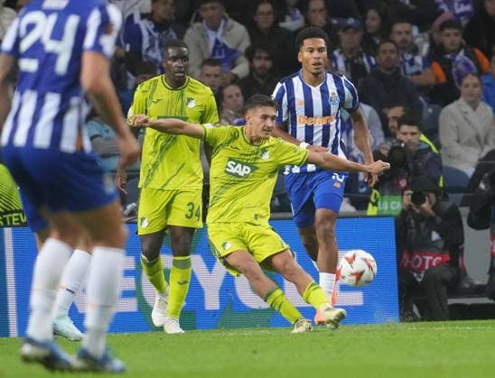 PRT, UEFA Europa League, FC Porto vs Hoffenheim 24 10 2024, Estadio Do Dragao, Porto, PRT, UEFA Europa League, FC Porto vs Hoffenheim , pictured Tom Bischof Hoffenheim Porto Estadio Do Dragao Portugal ,EDITORIAL USE ONLY