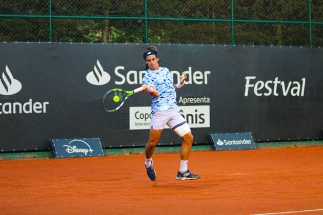 Guillen meza (ecu) advances to the quarterfinals of the ATP, Tennis Herren challenger curitiba Curitiba (pr), 10 24 2024- tennis atp challenger curitiba guillen meza jose perira- tennis player alvaro guillen meza (ecu) beat jose pereira (bra) and advanced to the quarterfinals of the atp challenger curitiba, match played on the Graciosa Country Club court on the afternoon of this Thursday, October 24, 2024 (Foto: Edson De Souza Thenews2 imago images)  Copyright: xEdsonxTeodoroxDexSouzax