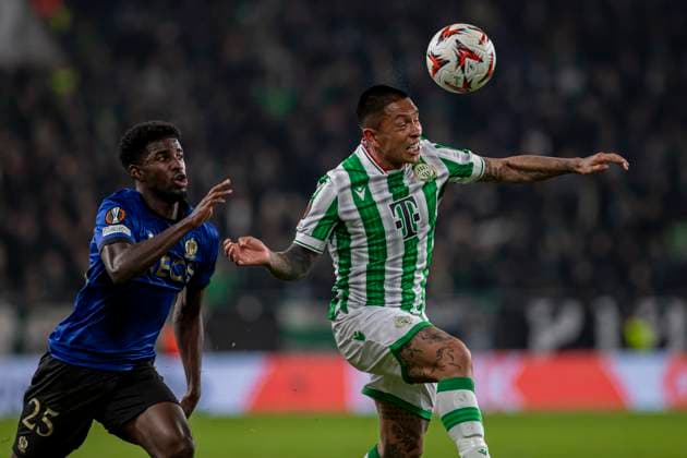 Ferencvarosi TC v OGC Nice - UEFA Europa League 2024 25 League Phase MD3 Cristian Ramirez of FTC competes for the ball with Mohamed Ali Cho of OGC Nice during the UEFA Europa League match at Groupama Arena in Budapest, Hungary, on October 24, 2024. Budapest Hungary  Copyright: xRobertxSzaniszlox originalFilename:szaniszlo-notitle241024_npXAU.jpg