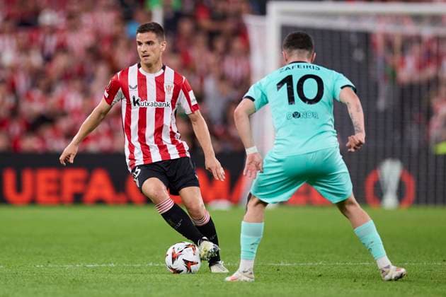 Athletic Club v SK Slavia Prague - Europa League 2024 25 League Phase Inigo Ruiz de Galarreta of Athletic Club competes for the ball with Christos Zafeiris of SK Slavia Prague during the Europa League match between Athletic Club and SK Slavia Prague at San Mames on October 24, 2024, in Bilbao, Spain. Bilbao San Mames Basque Country Spain RL_ATHvRCDE_000026 Copyright: xRicardoxLarreinax