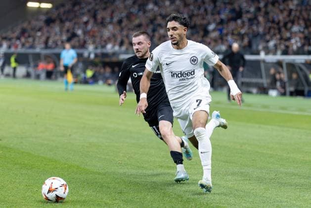 Eintracht Frankfurt FC Rigas FS, UEFA Europa League Omar Marmoush Eintracht Frankfurt, 7 passes Roberts Savalnieks Riga, 11 during the league phase of the UEFA Europa League between Eintracht Frankfurt and FC Rigas FS on October 24, 2024 at Deutsche Bank Park in Frankfurt am Main , Frankfurt am Main Hessen Germany Deutsche Bank Park