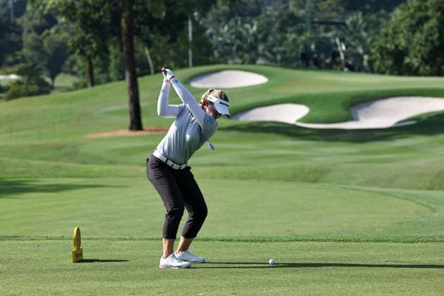 KUALA LUMPUR, - OCTOBER 25: Brooke M. Henderson of Canada play a shot during the second round of the 2024 LPGA, Golf Damen Maybank Championship held at Kuala Lumpur Golf and Country Club in Kuala Lumpur, Malaysia on October 25, 2024, (Photo by Hazrin Yeob Men Shah Icon Sportswire) GOLF: OCT 25 LPGA Maybank Championship EDITORIAL USE ONLY Icon3782410250491