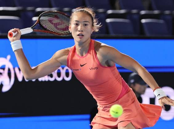 October 25, 2024, Tokyo , Japan - Zheng Qinwen of China returns the ball against Leylah Fernandez of Canada at the quarter final match of the Toray Pan Pacific Open tennis tournament at the Ariake Colosseum in Tokyo on Friday, October 25, 2024. The first seeded Zheng defeated Fernandez. (photo by Yoshio Tsunoda AFLO) Noxthirdxpartyxsales  (0775274571st)