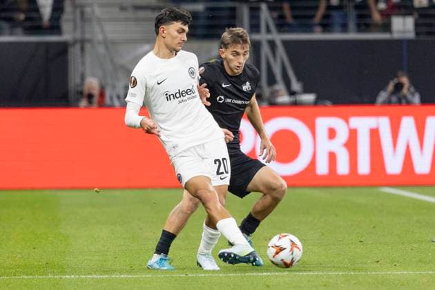 UEFA Europa League Eintracht Frankfurt FC Riga FS, 24 10 2024 Can Uzun Eintracht Frankfurt 20 Adam Markhiev Rigas FS 27 , Eintracht Frankfurt FC Riga FS, Frankfurt, Deutsche Bank Park, 24 10 2024 Copyright: xBEAUTIFULxSPORTS Gawlikx