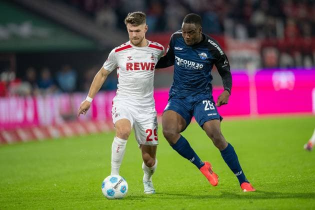 25 10 2024, Soccer 2 Bundesliga, Season 2024 2025, Matchday 10, 1 FC Köln vs SC Paderborn at RheinEnergieStadion in Cologne duel between Jan Thielmann 1 FC Koeln, 29 and Ilyas Ansah Sc Paderborn, 29 Important note In accordance with the regulations of the DFL German Football League and the DFB German Football Association, it is prohibited to utilize or have utilized photographs taken in the stadium and or of the match in the form of sequential images and or video-like photo series Foto Kirchner Media TH Copyright: xKirchner-Media THx
