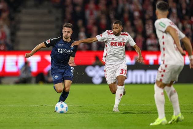 Cologne, Germany, 25 10 24 Marcel Hoffmeier SC Paderborn Linton Maina 1 FC Koeln fighting for the ball during the 2 Bundesliga match between 1 FC Köln SC Paderborn at RheinEnergieSTADION on October 25, 2024 in Cologne, Germany Köln ReihnEnergieSTADION Germany Copyright: xStefanxBrauerx xBrauer-Fotoagentx