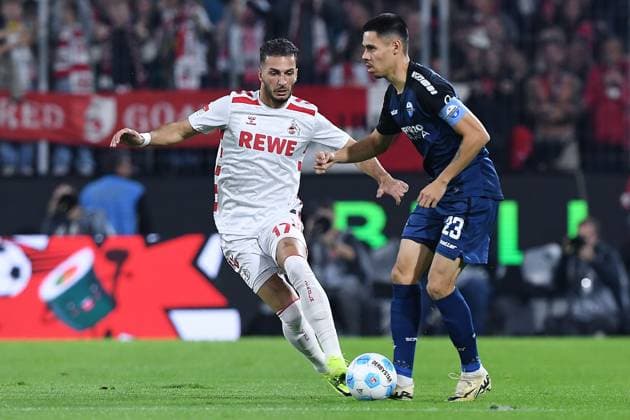 Soccer 2 Bundesliga 10 Matchday 1 FC Köln SC Paderborn 07 on 25 10 2024 at RheinEnergieStadion in Cologne Leart Pacarada Köln , left Raphael Obermair Paderborn , right DFL regulations prohibit any use of photographs as image sequences and or quasi video xRx