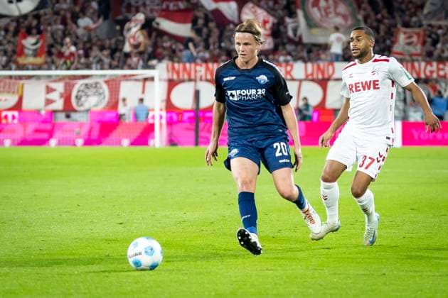 1 FC Köln SC Paderborn 07, 25 10 2024 Felix Götze SC Paderborn 07, 20 , Linton Maina 1 FC Köln, 37 10 Matchday of Bundesliga 2, 1 FC Köln SC Paderborn 07 on 25 10 2024 at RheinEnergie Stadion in Cologne THE DFL REGULATIONS PROHIBIT ANY USE OF PHOTOS AS PICTURE SEQUENCES AND OR QUASI VIDEO Copyright: xBEAUTIFULxSPORTS AxelxKohringx
