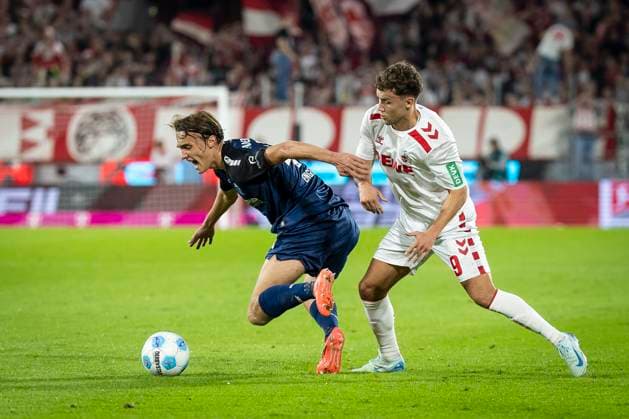 1 FC Köln SC Paderborn 07, 25 10 2024 Luis Engelns SC Paderborn 07, 46 and Luca Waldschmidt 1 FC Köln, 9 in the duel 10 matchday of the 2 Soccer Bundesliga, 1 FC Köln SC Paderborn 07 on 25 10 2024 at RheinEnergie Stadion in Cologne THE DFL REGULATIONS PROHIBIT ANY USE OF PHOTOS AS PICTURE SEQUENCES AND OR QUASI VIDEO Copyright: xBEAUTIFULxSPORTS AxelxKohringx