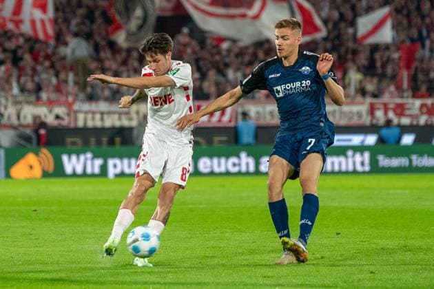 25 10 2024, Soccer 2 Bundesliga, Season 2024 2025, Matchday 10, 1 FC Köln vs SC Paderborn at RheinEnergieStadion in Cologne duel between Denis Huseinbasic 1 FC Koeln, 08 and Filip Bilbija SC Paderborn, 07 Important note In accordance with the regulations of the DFL German Football League and the DFB German Football Association, it is prohibited to utilize or have utilized photographs taken in the stadium or of the match in the form of sequential images or video-like photo series Foto Kirchner Media TH Copyright: xKirchner-Media THx