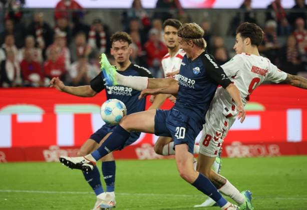 Felix Götze Paderborn , Denis Huseinbasic Köln , Cologne, Germany, 25 10 2024, 2 Bundesliga, 10 Matchday, 1 FC Köln SC Paderborn 07 DFL REGULATIONS PROHIBIT ANY USE OF PHOTOGRAPHS AS IMAGE SEQUENCES AND OR QUASI VIDEO