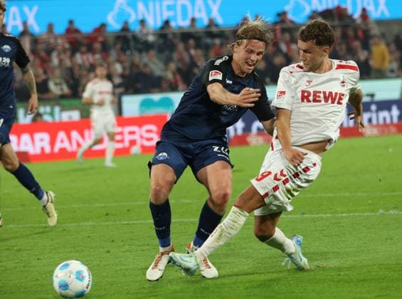 Felix Götze Paderborn , Luca Waldschmidt Köln , Cologne, Germany, 25 10 2024, 2 Bundesliga, 10 Matchday, 1 FC Köln SC Paderborn 07 DFL REGULATIONS PROHIBIT ANY USE OF PHOTOGRAPHS AS IMAGE SEQUENCES AND OR QUASI VIDEO