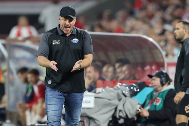 GER, 2 FBL 1 FC Koeln vs SC Paderborn 25 10 2024, Rheinenergie Stadion, Koeln, GER, 2 FBL 1 FC Koeln vs SC Paderborn, in the picture Åukasz Kwasniok Trainer Headcoach Paderborn , gets very upset, gestures, facial expressions, emotions, dissatisfied disappointed dejected, nordphotoxGmbHx xMeuter nph00351