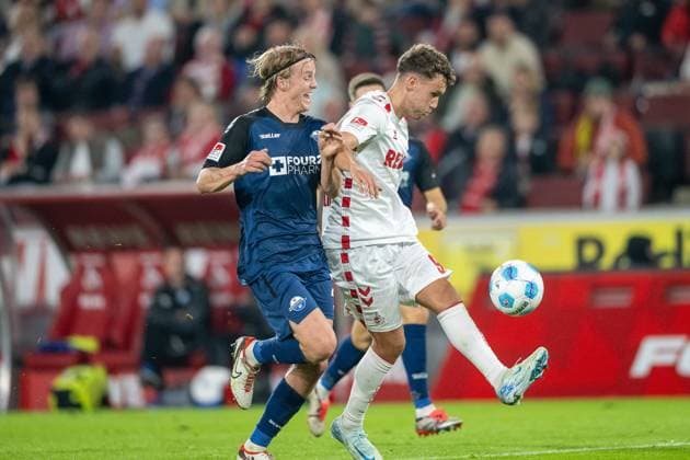 25 10 2024, Soccer 2 Bundesliga, Season 2024 2025, Matchday 10, 1 FC Köln vs SC Paderborn at RheinEnergieStadion in Cologne duel between Felix Goetze SC Paderborn, 20 and Luca Waldschmidt 1 FC Koeln, 09 Important note In accordance with the regulations of the DFL German Football League and the DFB German Football Association, it is prohibited to utilize or have utilized photographs taken in the stadium or of the match in the form of sequential images or video-like photo series Foto Kirchner Media TH Copyright: xKirchner-Media THx