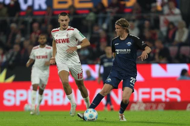 Tim Lemperle 1 FC Koeln and Felix Goetze SC Paderborn in a duel during the 2 Bundesliga match between 1 FC Koeln and SC Paderborn 07, RheinEnergieStadion on October 25, 2024 in Cologne, Germany Photo by Oliver Kaelke DeFodi Images Tim Lemperle 1 FC Koeln and Felix Goetze SC Paderborn battle for the ball during the 2 Bundesliga match between 1 FC Koeln and SC Paderborn 07 at RheinEnergieStadion on October 25, 2024 in Cologne, Germany Photo by Oliver Kaelke DeFodi Images DFL regulations prohibit any use of photographs as image sequences and or quasi video not used in POL SRB CRO FRA GBR NED ITA USA Defodi 678 2024 10 25 OK FCKSCP 1420 Defodi-678 not used in POL SRB CRO FRA GBR NED ITA USA DFL regulations prohibit any use of photographs as image sequences and or quasi-video.