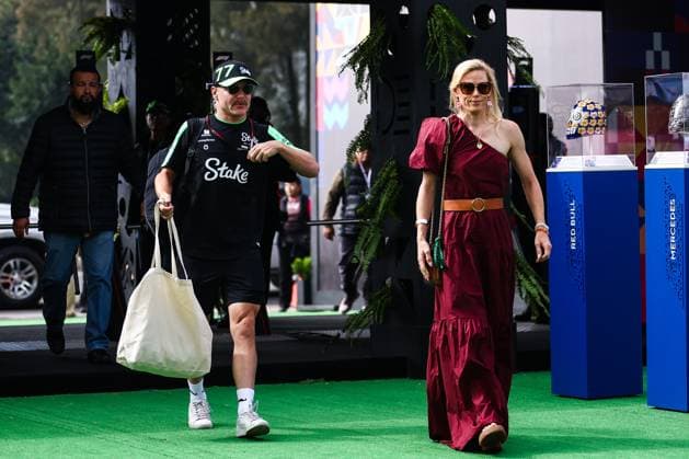 BOTTAS Valtteri (fin), Stake F1 Team Kick Sauber C44, portrait during the Formula 1 Gran Premio de la Ciudad de Mexico 2024, 20th round of the 2024 Formula One World Championship, WM, Weltmeisterschaft from October 25 to 27, 2024 on the Autodromo Hermanos Rodriguez, in Mexico City, Mexico - F1 - MEXICO CITY GRAND PRIX 2024 DPPI Panoramic  241025_R20_MESSICO_DP_EA027696