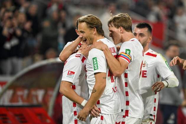 Jan Thielmann Koeln 29 cheers after scoring 1 0 with bdere Mannschaft 25 10 2024 Soccer 1 FC Koeln vs SC Paderborn 07, Rheinenergiestadion, Koeln, DFB DFL REGULATIONS PROHIBIT ANY USE OF PHOTOGRAPHS AS IMAGE SEQUENCES AND OR QUASI VIDEO NRW Germany Copyright: xpepphotox xHorstxMauelshagenx pep00321, pep_20241025_hm_1037
