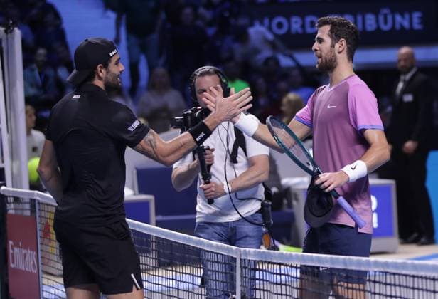 TENNIS - ATP, Tennis Herren Erste Bank Open VIENNA,AUSTRIA,25.OCT.24 - TENNIS - ATP World Tour, Erste Bank Open. Image shows Matteo Berrettini (ITA) and Karen Khachanov (RUS).  GEPAxpictures xWalterxLuger