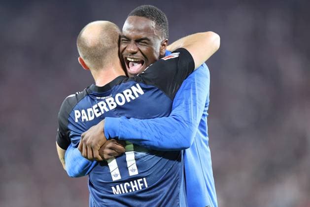 GER, 2 FBL 1 FC Koeln vs SC Paderborn 25 10 2024, Rheinenergie Stadion, Koeln, GER, 2 FBL 1 FC Koeln vs SC Paderborn, in the picture after the end of the match the Paderborn players are happy about the victory Ilyas Ansah Paderborn 29 , and Sven Michel Paderborn 11 , nordphotoxGmbHx xMeuter nph00351