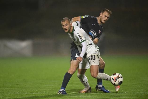 GER, Regionalliga West, Bor Mönchengladbach U23 vs Wuppertaler SV 25 10 2024, Rheydt , Grenzlandstadion, GER, Regionalliga West, Bor Mönchengladbach U23 vs Wuppertaler SV DFB Regionalliga West regulations prohibit any use of photographs as image sequences and or quasi video in the picture Vincent Gembalies Wuppertaler SV 04 vs Kushtrim Asallari Bor Mönchengl U23 10 NordphotoxGmbHx xFreund nph00018