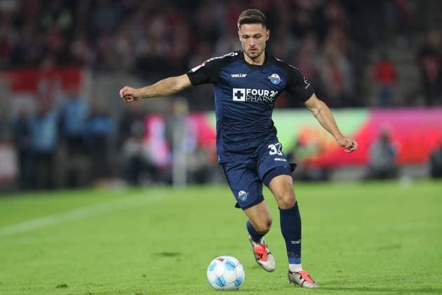 Marcel Hoffmeier SC Paderborn in action, on the ball, single action during the 2 Bundesliga match between 1 FC Köln and SC Paderborn 07, RheinEnergieStadion on October 25, 2024 in Cologne, Germany Photo by Oliver Kaelke DeFodi Images Marcel Hoffmeier SC Paderborn controls the ball during the 2 Bundesliga match between 1 FC Koeln and SC Paderborn 07 at RheinEnergieStadion on October 25, 2024 in Cologne, Germany Photo by Oliver Kaelke DeFodi Images DFL regulations prohibit any use of photographs as image sequences and or quasi video not used in POL SRB CRO FRA GBR NED ITA USA Defodi 678 2024 10 25 OK FCKSCP 0791 Defodi-678 not used in POL SRB CRO FRA GBR NED ITA USA DFL regulations prohibit any use of photographs as image sequences and or quasi-video.