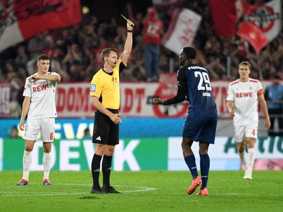 Referee Florian Lechner shows Ilyas Ansah SC Paderborn 07 the yellow card during the 2 Bundesliga match between 1 FC Köln and SC Paderborn 07 at RheinEnergieStadion on October 25, 2024 in Cologne, Germany Photo by Ralf Treese DeFodi Images Referee Florian Lechner shows the yellow card to Ilyas Ansah SC Paderborn 07 during the 2 Bundesliga match between 1 FC Köln and SC Paderborn 07 at RheinEnergieStadion on October 25, 2024 in Cologne, Germany Photo by Ralf Treese DeFodi Images DFB DFL REGULATIONS PROHIBIT ANY USE OF PHOTOGRAPHS AS IMAGE SEQUENCES AND OR QUASI VIDEO not used in POL SRB CRO FRA GBR NED ITA USA Defodi 521 KOEPAD20241025 075 Defodi-521 not used in POL SRB CRO FRA GBR NED ITA USA DFB DFL REGULATIONS PROHIBIT ANY USE OF PHOTOGRAPHS AS IMAGE SEQUENCES AND OR QUASI-VIDEO.