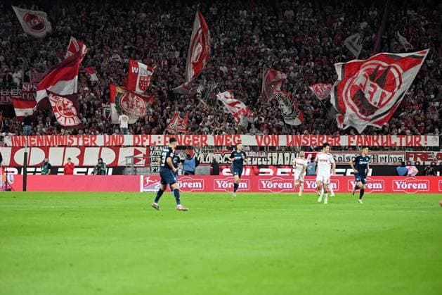 Fans 1 FC Koeln with banner Minister of the Interior and DFL Finger weg von unserer Fankultur waehrend des Spieles der 2 Bundesliga zwischen dem 1 FC Köln und SC Paderborn 07 im RheinEnergieStadion am 25 October 2024 in Cologne, Germany Photo by Ralf Treese DeFodi Images Fans 1 FC Koeln with banner during the 2 Bundesliga match between 1 FC Köln and SC Paderborn 07 at RheinEnergieStadion on October 25, 2024 in Cologne, Germany Photo by Ralf Treese DeFodi Images DFB DFL REGULATIONS PROHIBIT ANY USE OF PHOTOGRAPHS AS IMAGE SEQUENCES AND OR QUASI VIDEO not used in POL SRB CRO FRA GBR NED ITA USA Defodi 521 KOEPAD20241025 099 Defodi-521 not used in POL SRB CRO FRA GBR NED ITA USA DFB DFL REGULATIONS PROHIBIT ANY USE OF PHOTOGRAPHS AS IMAGE SEQUENCES AND OR QUASI-VIDEO.