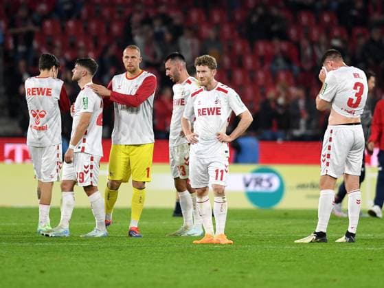 Denis Huseinbasic 1 FC Koeln , Jan Thielmann 1 FC Koeln , goalkeeper Marvin Schwaebe 1 FC Koeln , Sargis Adamyan 1 FC Koeln , Florian Kainz 1 FC Koeln and Dominique Heintz 1 FC Koeln disappointed after the end of the match during the Bundesliga 2 match between 1 FC Köln and SC Paderborn 07 at RheinEnergieStadion on October 25, 2024 in Cologne, Germany, Germany Photo by Ralf Treese DeFodi Images Denis Huseinbasic 1 FC Koeln , Jan Thielmann 1 FC Koeln , Goalkeeper Marvin Schwaebe 1 FC Koeln , Sargis Adamyan 1 FC Koeln , Florian Kainz 1 FC Koeln and Dominique Heintz 1 FC Koeln look dejected after the game during the 2 Bundesliga match between 1 FC Köln and SC Paderborn 07 at RheinEnergieStadion on October 25, 2024 in Cologne, Germany Photo by Ralf Treese DeFodi Images DFB DFL REGULATIONS PROHIBIT ANY USE OF PHOTOGRAPHS AS IMAGE SEQUENCES AND OR QUASI VIDEO not used in POL SRB CRO FRA GBR NED ITA USA Defodi 521 KOEPAD20241025 096 Defodi-521 not used in POL SRB CRO FRA GBR NED ITA USA DFB DFL REGULATIONS PROHIBIT ANY USE OF PHOTOGRAPHS AS IMAGE SEQUENCES AND OR QUASI-VIDEO.