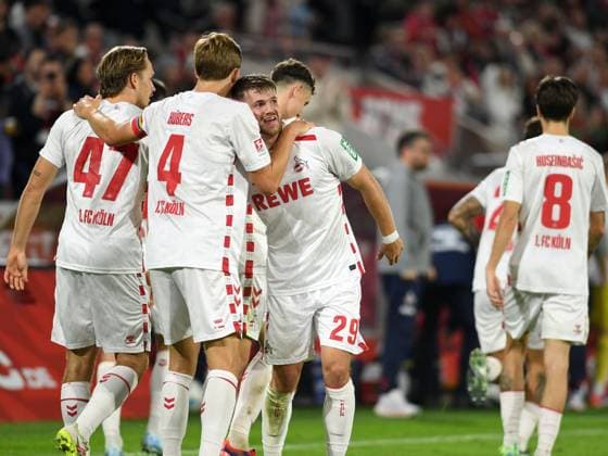 Jan Thielmann 1 FC Koeln Torjubel, celebrates with his team after scoring 1 0 during the 2 Bundesliga match between 1 FC Köln and SC Paderborn 07 at RheinEnergieStadion on October 25, 2024 in Cologne, Germany Photo by Ralf Treese DeFodi Images Jan Thielmann 1 FC Koeln celebrates after scoring his team™s first goal with teammates during the 2 Bundesliga match between 1 FC Köln and SC Paderborn 07 at RheinEnergieStadion on October 25, 2024 in Cologne, Germany Photo by Ralf Treese DeFodi Images DFB DFL REGULATIONS PROHIBIT ANY USE OF PHOTOGRAPHS AS IMAGE SEQUENCES AND OR QUASI VIDEO not used in POL SRB CRO FRA GBR NED ITA USA Defodi 521 KOEPAD20241025 086 Defodi-521 not used in POL SRB CRO FRA GBR NED ITA USA DFB DFL REGULATIONS PROHIBIT ANY USE OF PHOTOGRAPHS AS IMAGE SEQUENCES AND OR QUASI-VIDEO.