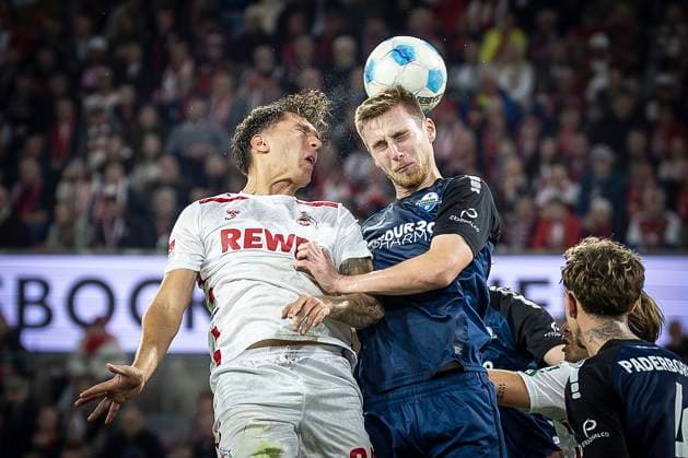 1 FC Köln SC Paderborn 07, 25 10 2024 Julian Pauli 1 FC Köln, 24 and Tjark Scheller SC Paderborn 07, 25 during the header duel 10 matchday of the 2 Soccer Bundesliga, 1 FC Köln SC Paderborn 07 on 25 10 2024 at RheinEnergie Stadion in Cologne THE DFL REGULATIONS PROHIBIT ANY USE OF PHOTOS AS PICTURE SEQUENCES AND OR QUASI VIDEO Copyright: xBEAUTIFULxSPORTS AxelxKohringx