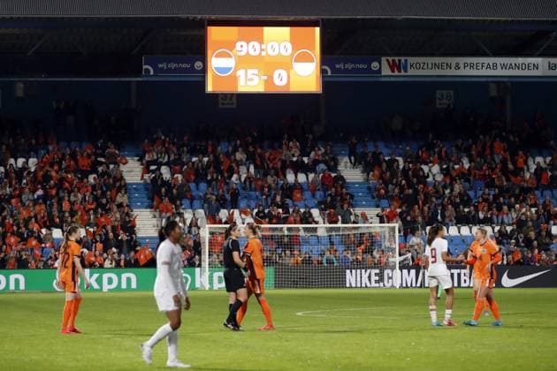 Sport Themen der Woche KW43 Sport Bilder des Tages DOETINCHEM - The Orange Lionesses pulverize Indonesia 15-0 during the friendly women s international between the Netherlands and Indonesia at de Vijverberg on Oct. 25, 2024 in Doetinchem, Netherlands. ANP BART STOUTJESDIJK International Friendly, Länderspiel, Nationalmannschaft 2024 xVIxANPxSportx xxANPxIVx 511838977 originalFilename: 511838977.jpg
