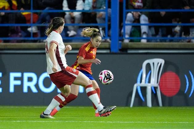 October 25, 2024, Badajoz, Almendralejo, SPAIN: Olga Carmona of Spain in action during the International Friendly, Länderspiel, Nationalmannschaft match played between Spain and Canada at Francisco de la Hera stadium on October 25, 2024, in Badajoz, Spain. Badajoz SPAIN - ZUMAa181 20241025_zaa_a181_223 Copyright: xJoaquinxCorcherox