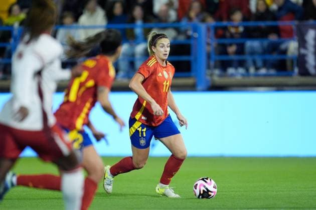October 25, 2024, Badajoz, Almendralejo, SPAIN: Alexia Putellas of Spain in action during the International Friendly, Länderspiel, Nationalmannschaft match played between Spain and Canada at Francisco de la Hera stadium on October 25, 2024, in Badajoz, Spain. Badajoz SPAIN - ZUMAa181 20241025_zaa_a181_228 Copyright: xJoaquinxCorcherox