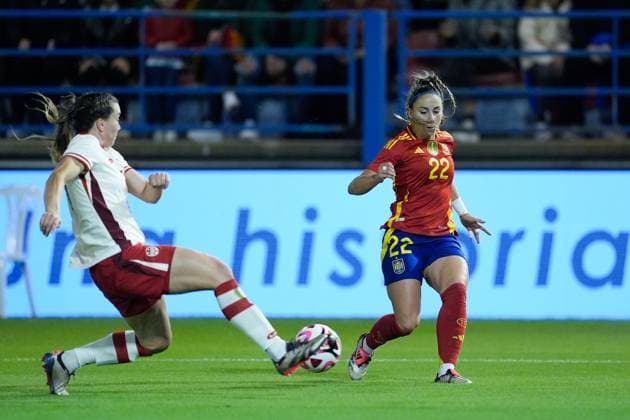 October 25, 2024, Badajoz, Almendralejo, SPAIN: Athenea del Castillo of Spain during the International Friendly, Länderspiel, Nationalmannschaft match played between Spain and Canada at Francisco de la Hera stadium on October 25, 2024, in Badajoz, Spain. Badajoz SPAIN - ZUMAa181 20241025_zaa_a181_230 Copyright: xJoaquinxCorcherox