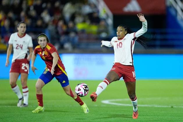 October 25, 2024, Badajoz, Almendralejo, SPAIN: Ashley Lawrence of Canada in action during the International Friendly, Länderspiel, Nationalmannschaft match played between Spain and Canada at Francisco de la Hera stadium on October 25, 2024, in Badajoz, Spain. Badajoz SPAIN - ZUMAa181 20241025_zaa_a181_235 Copyright: xJoaquinxCorcherox