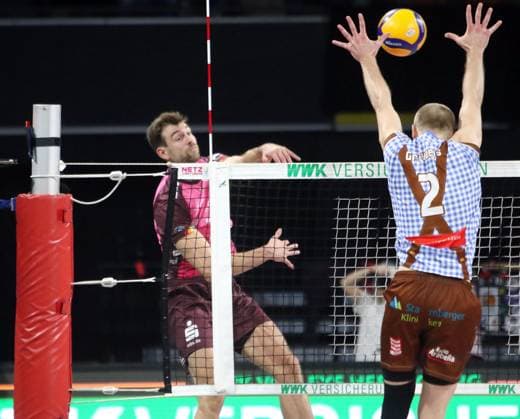 from left Niclas BOEHME KWh ,Daniel GRUVAEUS Herrsching , He Volleyballl, Bundesliga 2024 25 WWK Volleys Herrsching vs Energiequelle Netzhoppers Koenigs Wusterhausen, Munich, BMW Park, 25 10 24 Copyright: WolfgangxFehrmann