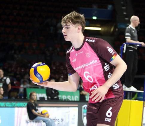 Lovis HOMBERGER KWh , He Volleyballl, Bundesliga 2024 25 WWK Volleys Herrsching vs Energiequelle Netzhoppers Koenigs Wusterhausen, Munich, BMW Park, 25 10 24 Copyright: WolfgangxFehrmann