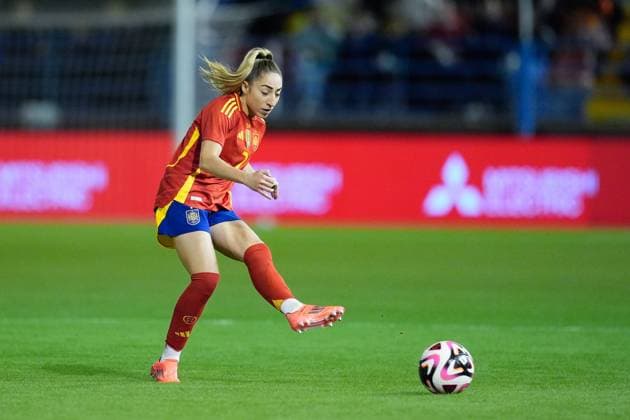 October 25, 2024, Badajoz, Almendralejo, SPAIN: Olga Carmona of Spain in action during the International Friendly, Länderspiel, Nationalmannschaft match played between Spain and Canada at Francisco de la Hera stadium on October 25, 2024, in Badajoz, Spain. Badajoz SPAIN - ZUMAa181 20241025_zaa_a181_259 Copyright: xJoaquinxCorcherox