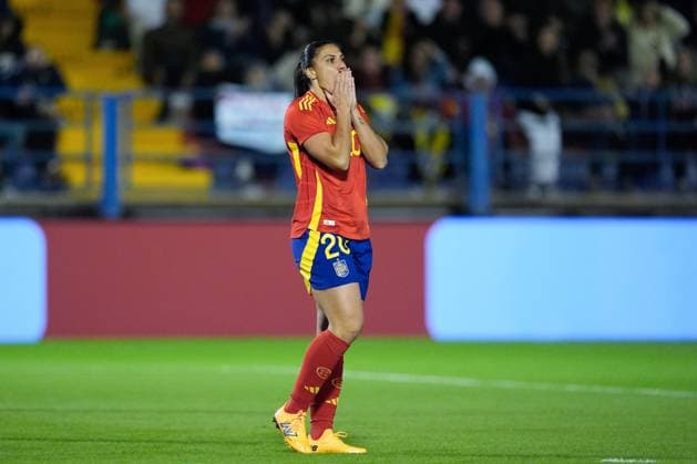 October 25, 2024, Badajoz, Almendralejo, SPAIN: Cristina Martin-Prieto of Spain laments during the International Friendly, Länderspiel, Nationalmannschaft match played between Spain and Canada at Francisco de la Hera stadium on October 25, 2024, in Badajoz, Spain. Badajoz SPAIN - ZUMAa181 20241025_zaa_a181_282 Copyright: xJoaquinxCorcherox