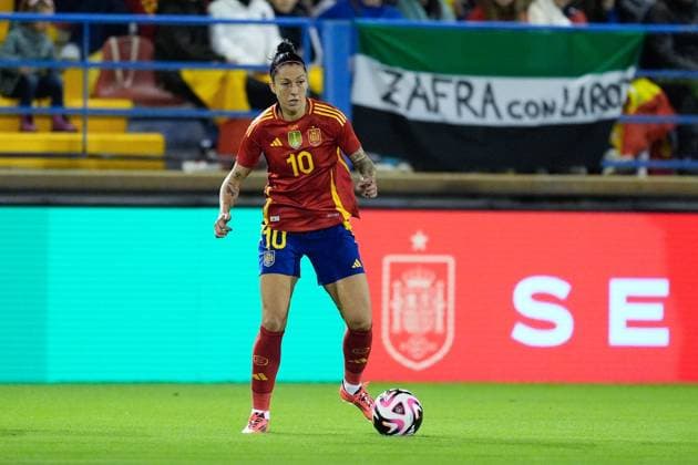 October 25, 2024, Badajoz, Almendralejo, SPAIN: Jenni Hermoso of Spain in action during the International Friendly, Länderspiel, Nationalmannschaft match played between Spain and Canada at Francisco de la Hera stadium on October 25, 2024, in Badajoz, Spain. Badajoz SPAIN - ZUMAa181 20241025_zaa_a181_283 Copyright: xJoaquinxCorcherox