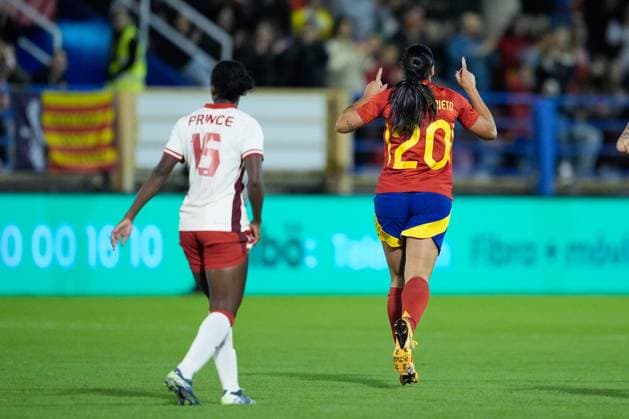 October 25, 2024, Badajoz, Almendralejo, SPAIN: Cristina Martin-Prieto of Spain celebrates a goal during the International Friendly, Länderspiel, Nationalmannschaft match played between Spain and Canada at Francisco de la Hera stadium on October 25, 2024, in Badajoz, Spain. Badajoz SPAIN - ZUMAa181 20241025_zaa_a181_288 Copyright: xJoaquinxCorcherox